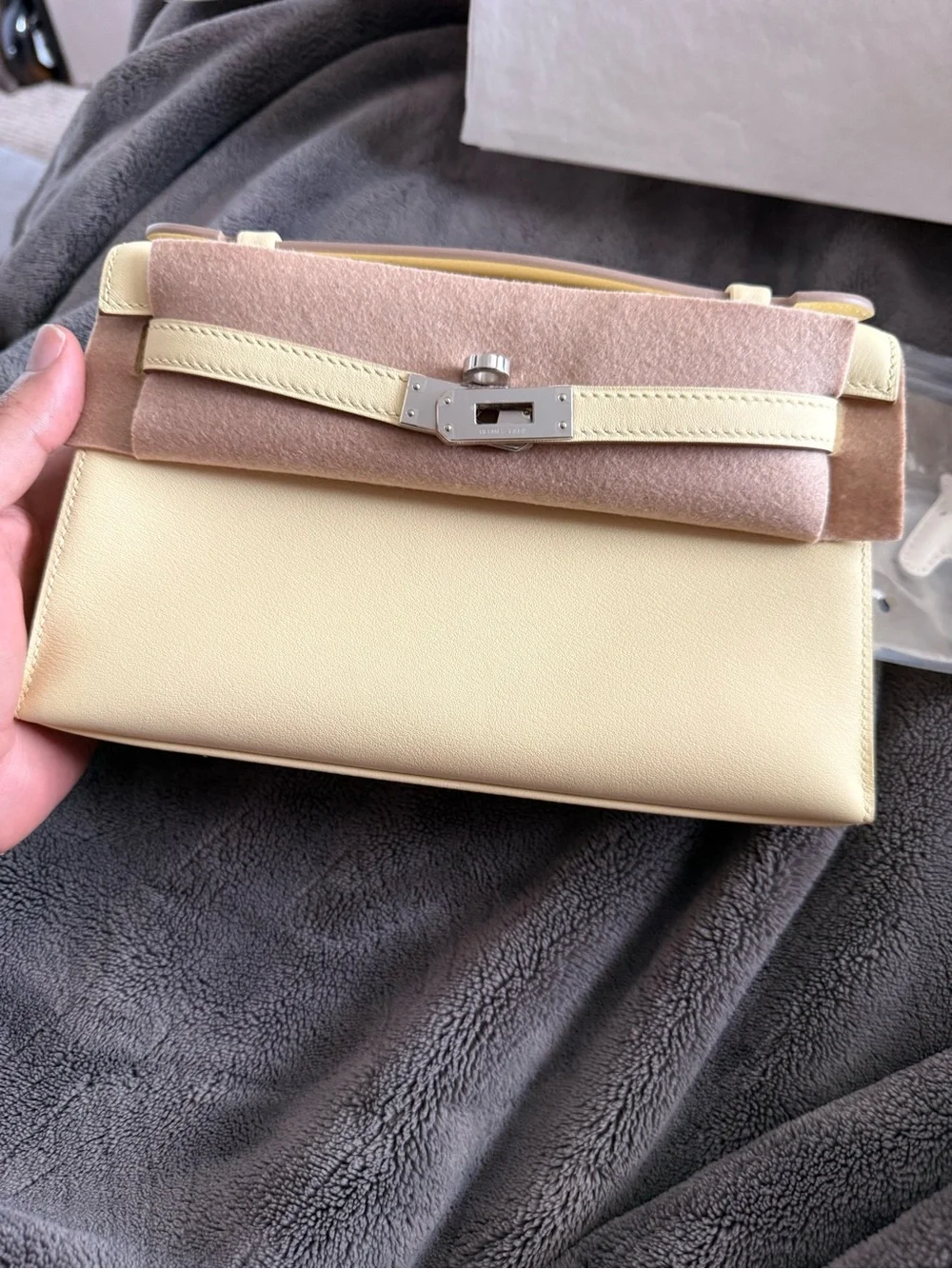 Elegant Cream Leather Top-Handle Bag